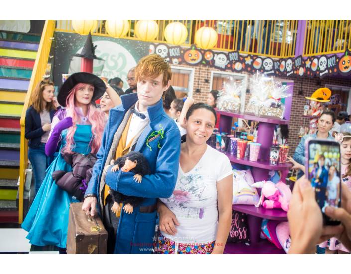 Contratar Cosplay Newt Scamander - Animais Fantásticos Contratar Cosplay Newt Scamander - Animais Fantásticos