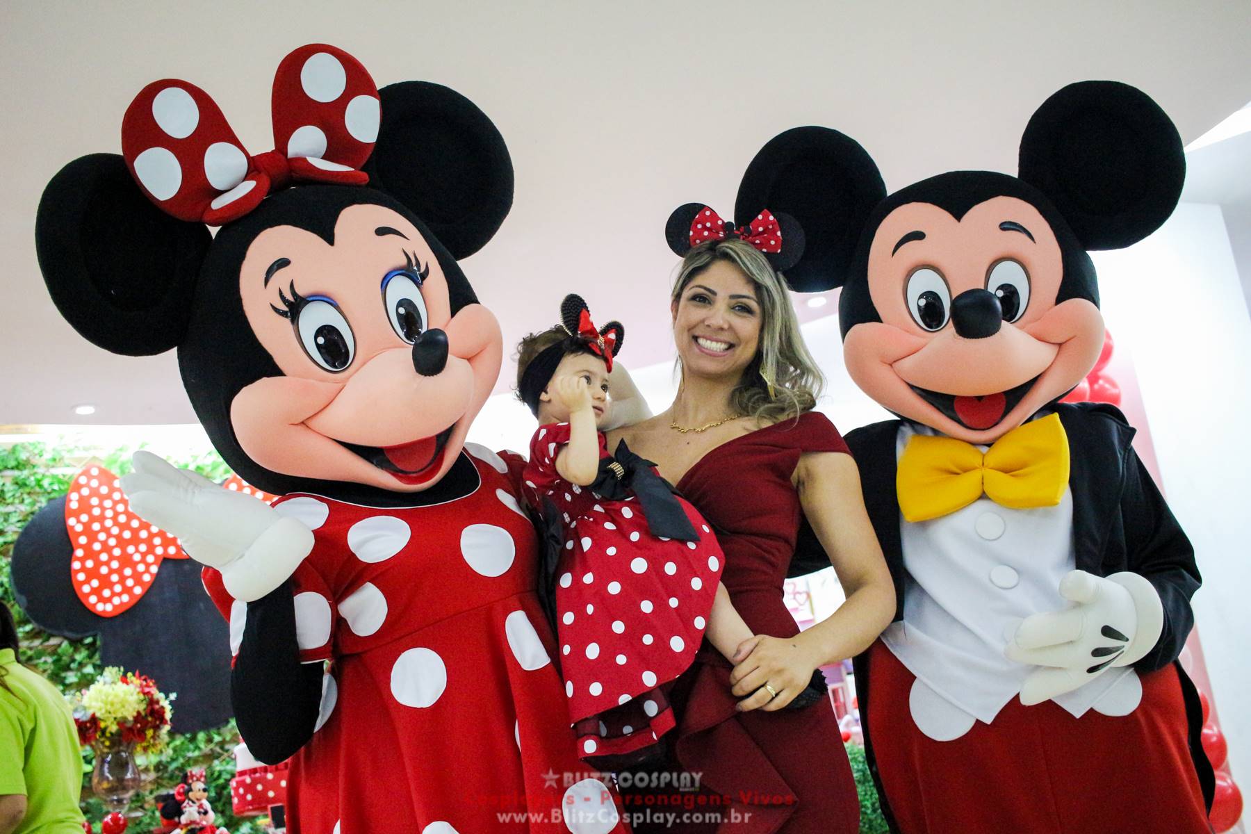 Contratar Minnie Confeiteira personagem vivo Contratar Minnie Confeiteira personagem vivo