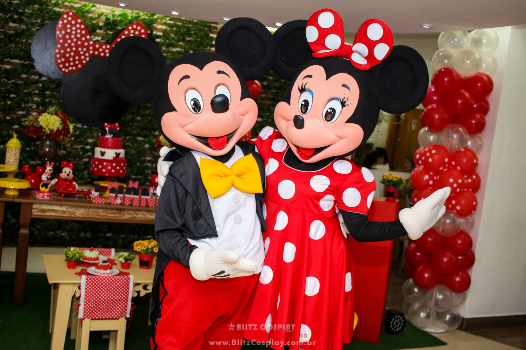 Contratar Minnie Confeiteira personagem vivo Contratar Minnie Confeiteira personagem vivo