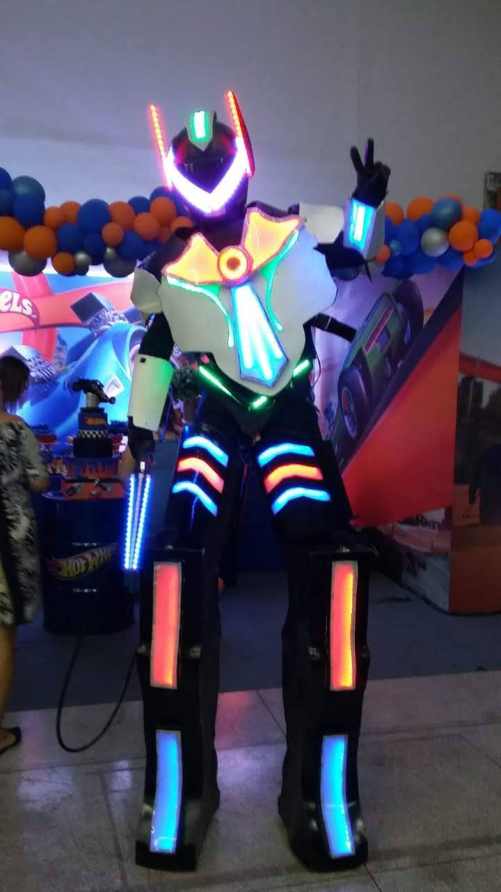 Contratar Robô Grande de Led em SP Contratar Robô Grande de Led em SP