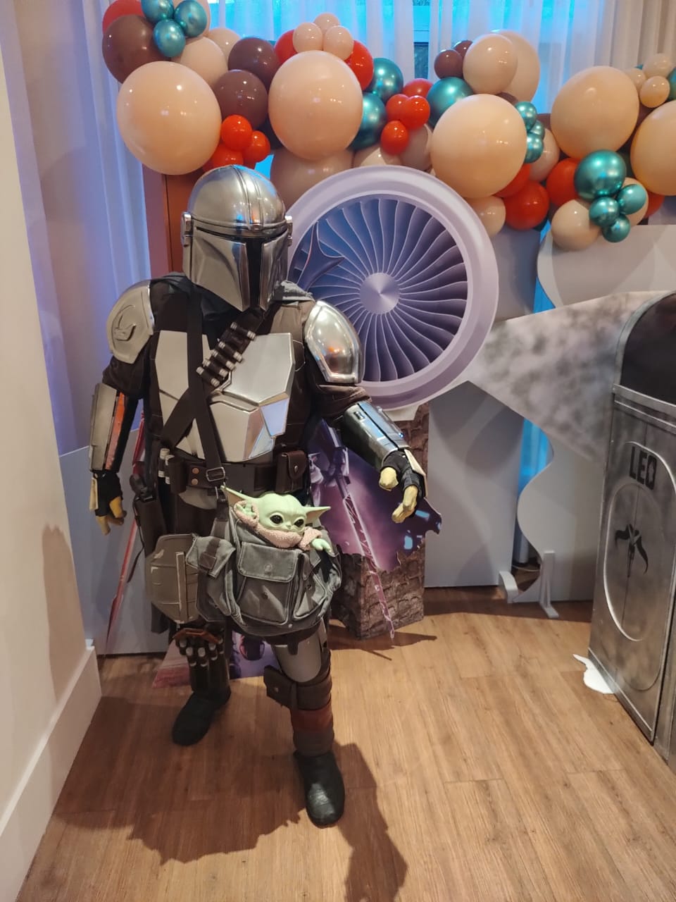 Contratar The Mandalorian Personagem Vivo para eventos e festas Contratar The Mandalorian Personagem Vivo para eventos e festas