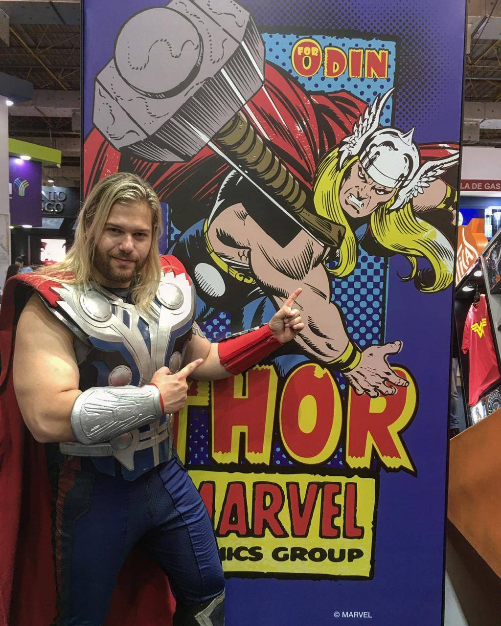  Contratar Thor Personagem Vivo