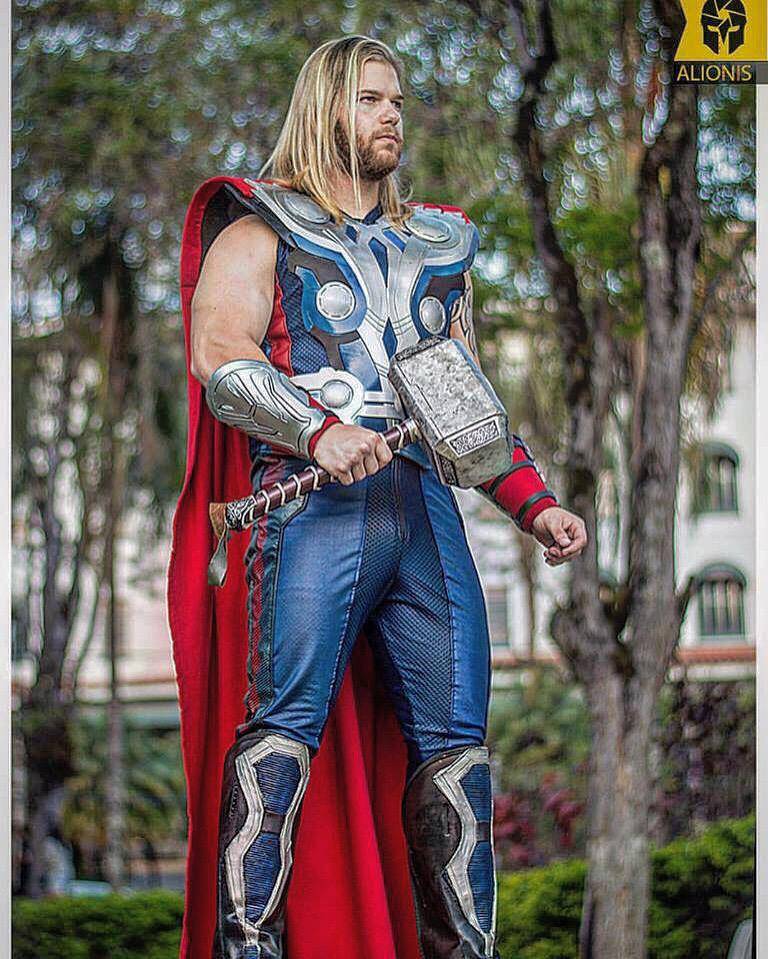  Contratar Thor Personagem Vivo