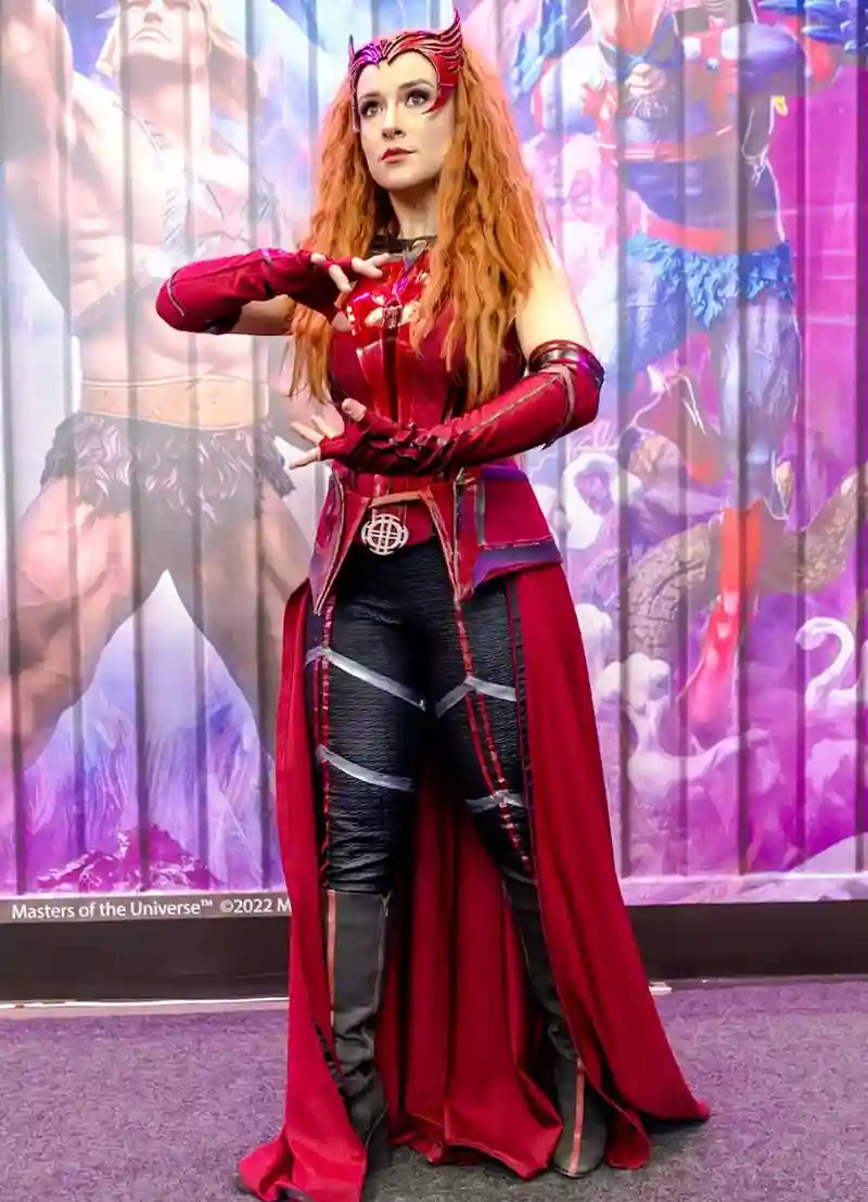 Personagem Vivo Feiticeira Escarlate