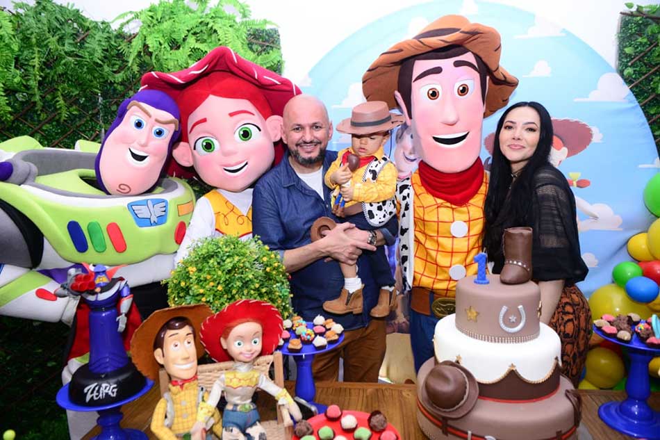 Woody, Buzz Lightyear e Jessie Personagens Vivos para Festas Infantis Woody, Buzz Lightyear e Jessie Personagens Vivos para Festas Infantis
